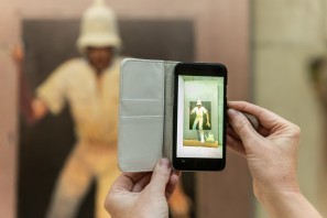 Foto: Die Artivive App im Einsatz in der Ausstellung "Moebius"